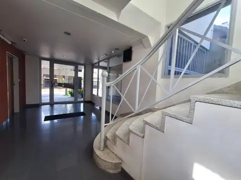 Cerrito 2400