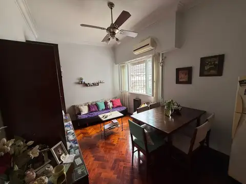 33 orientales 2200, Piso 1