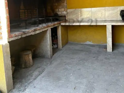 FRIGUETO 200, Piso B1741