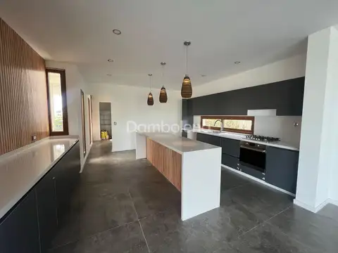 Casa en Alquiler A Estrenar