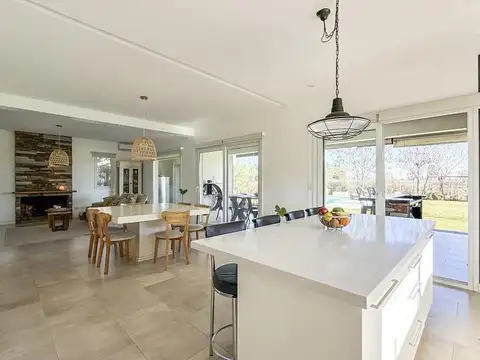 Casa de Categoría en Venta en La Reserva Cardales | Fondo al Golf | 6 Dormitorios | Piscina