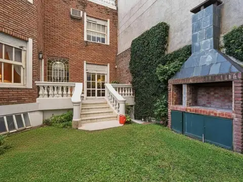 Casa en Venta con 3 cocheras