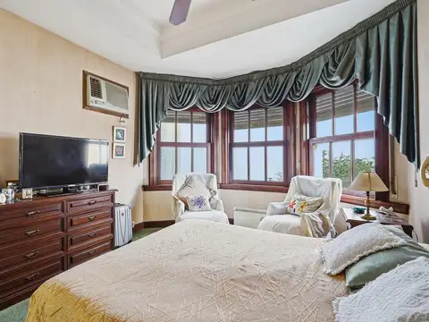 Casa 6 ambientes con 3 baños