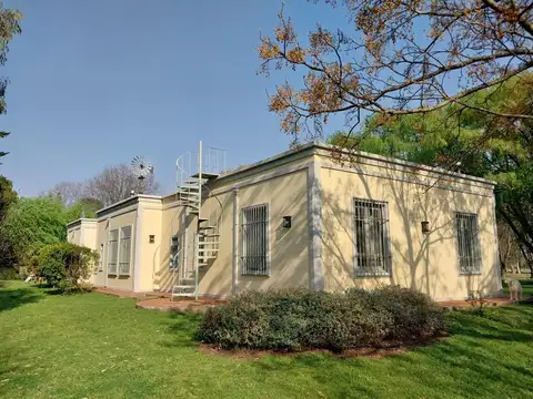 Esplendido Casco en  venta en Lobos