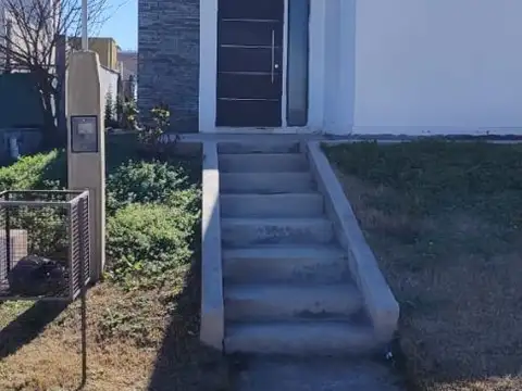 Casa en Alquiler de 3 dormitorios