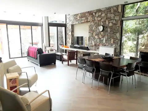 Casa 5 ambientes con 5 baños