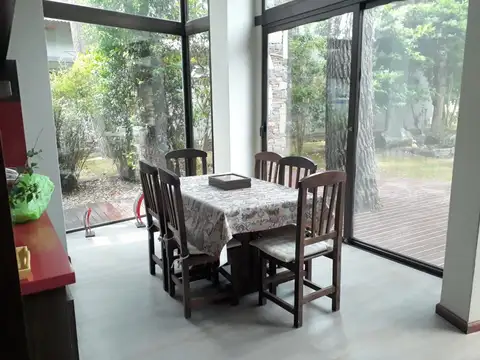 Casa en Alquiler Temporal con 1 cochera