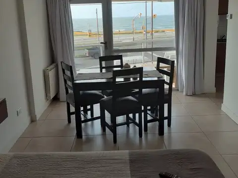 Avenida Félix U. Camet 1600