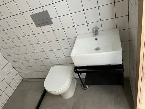 Amplio monoambiente A ESTRENAR salida a lindo balcón al contrafrente. AMENITIES