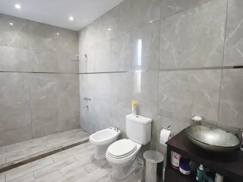 Casa 3 Dormitorios Barrio La Quebrada