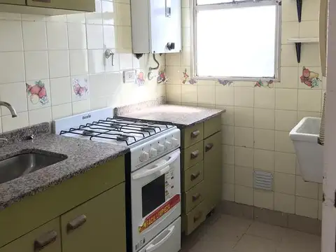 Departamento en Alquiler en Parque Chacabuco, $ 700.000