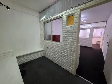 Once (Av. Pueyrredón 468) Alquiler Oficina/consultorio. 2 despachos. 30m2