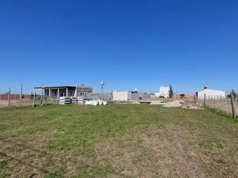 VENTA LOTE 600 M2 DOMSELAAR con materiales
