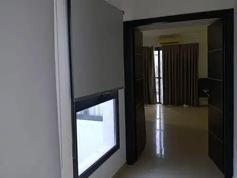 Casa 8 ambientes con 2 baños