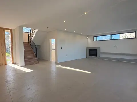 Casa en Venta en El Cantón - Norte, USD 469.000