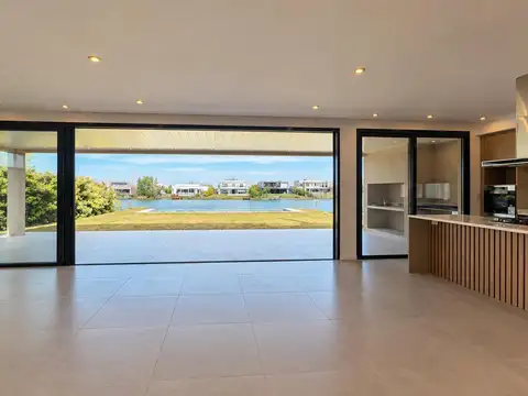 Venta | Casa a estrenar al agua con pileta | El Cantón Norte