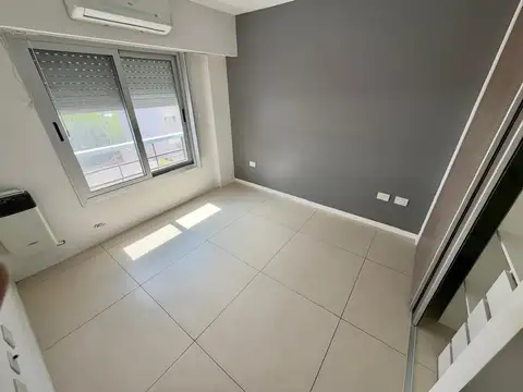 Departamento en Alquiler en Castelar Sur, $ 700.000