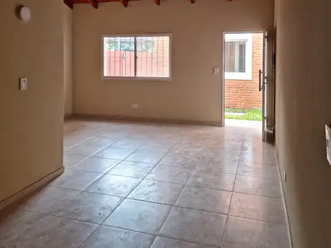 Departamento en Alquiler en Funes, $ 650.000