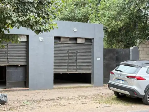 Locales La Reja Venta o alquiler de 8.66 x 27m con casa 3 amb