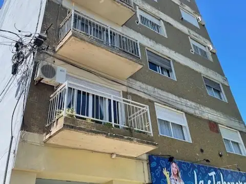 Vendo departamento de 3 ambientes amplio