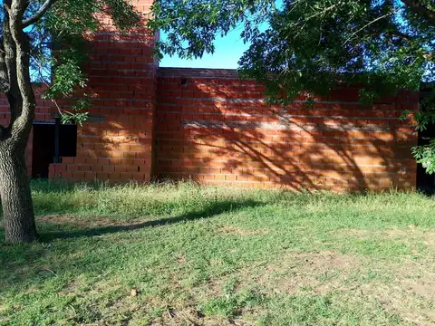 HERMOSA CASA A TERMINAR EN MAGGIOLO