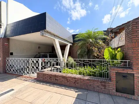 CASA MULTIFAMILIAR EN VENTA EN LOMAS DEL MIRADOR