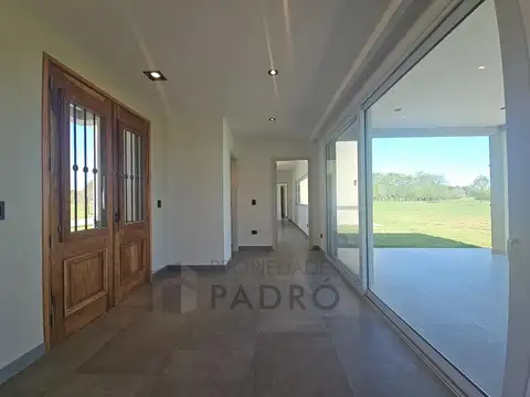 UF 210. Barrio Everlinks Golf & Country Club.