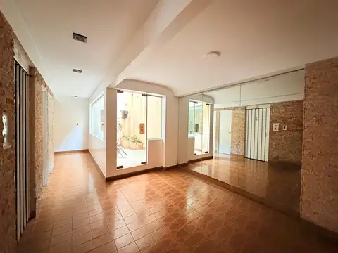 Excelente semipiso de 3 Ambientes con Balcón y Cochera en Villa del Parque