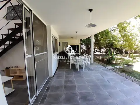 Casa en Venta con 2 cocheras