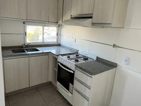 Departamento en Alquiler en Caseros, $ 570.000