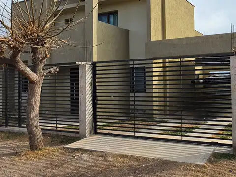 Venta-permuta Casa  para familia numerosa Perdriel