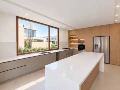 Casa de diseño en Barrio Vida a estrenar