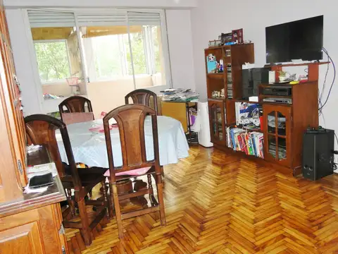 Avenida Montes De Oca 1100, Piso 1