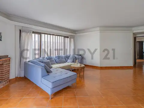 Casa 4 ambientes con 5 baños