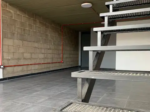 Oficina 56 m². Servicios Luz y Agua Incluidos. Sin Expensas