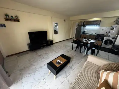Departamento en Esc.-Centro Amoblado