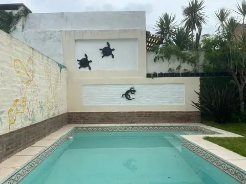 SE VENDE EN CIUDAD JARDIN CHALET CON EXCELENTE UBICACION - FICHA 9852