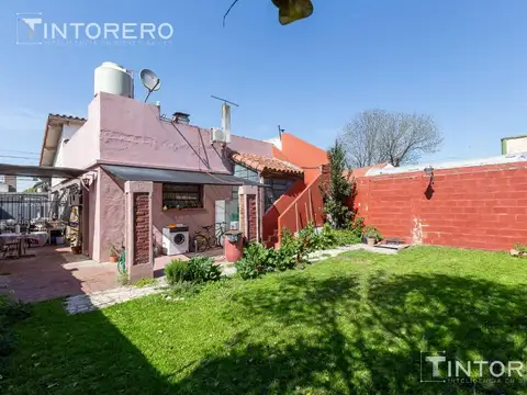 Casa en Venta con 3 cocheras