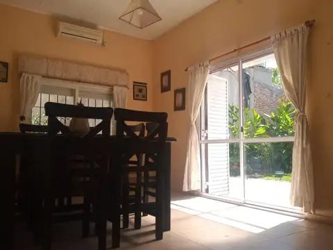 Casa en venta - 2 Dormitorios 2 Baños - Cocheras - 396Mts2 - Chivilcoy