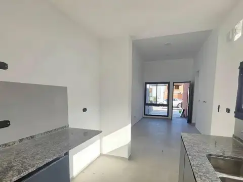VENTA DUPLEX 2 DORMITORIOS COCHERA RINCONES DE MANANTIALES