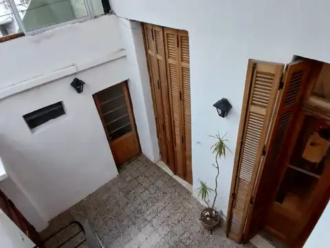 Excelente PH Reciclado Luminoso Patio cub y 2 Terrazas. En Boedo límite con Almagro. Sup total 105m2