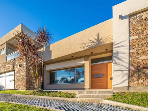 Casa en Alquiler Temporal en Norte Playa, USD 5.000