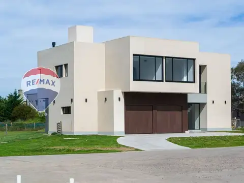 CASA EN VENTA EN LA MAGDALENA CANNING A ESTRENAR