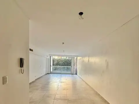 Excelente monoamb de gran amplitud c/ bcón al ctfte.
