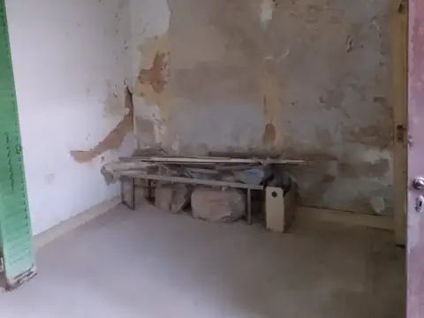 Tipo casa 2 ambientes c/ patio cubierto y terraza - Villa Pueyrredon