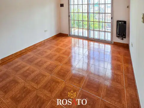 Depto Tipo Casa en Alquiler 25 años