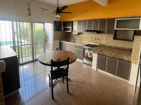 VENTA CASA AVELLANEDA PIÑEYRO PILETA APTA CREDITO