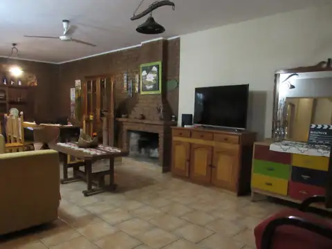 Amplia casa  cerca del centroPosadas