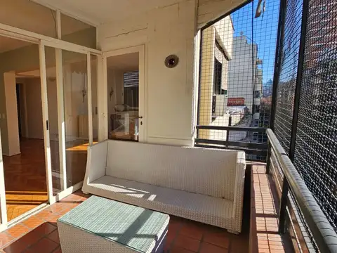 VENTA DEPARTAMENTO en SEMIPISO BALCON COCHERA BAULERA SUITE VIGILANCIA