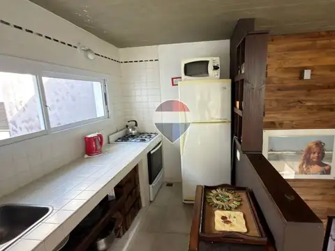Casa 9 ambientes con 3 baños